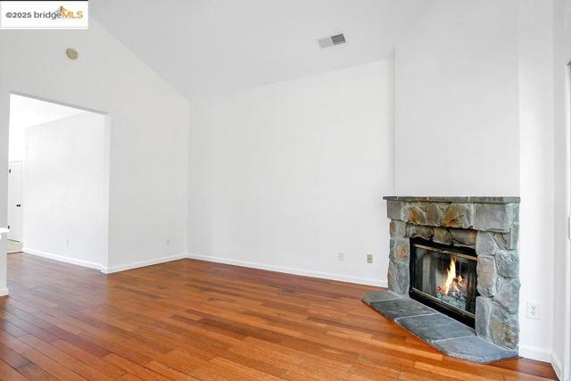 738 Valley Green Dr, Brentwood CA: https://media.crmls.org/mediaz/b16d43b9-eece-4be5-b9da-dbc5cbf4ceec.jpg