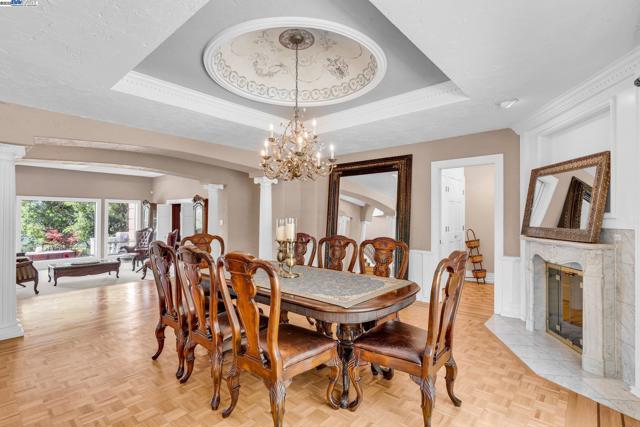 219 Valley Oaks Dr, Alamo CA: https://media.crmls.org/mediaz/b16d6d36-5a0b-4dfe-8e62-8bbde030c2a4.jpg