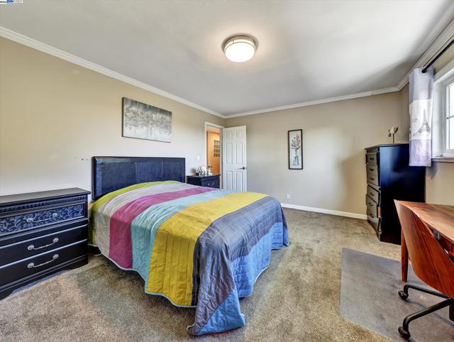 Image 14 of 60 For 2755 Sheffield Pl