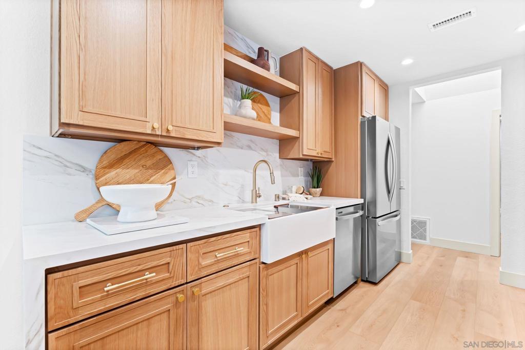 MLS #250037997SD image #12