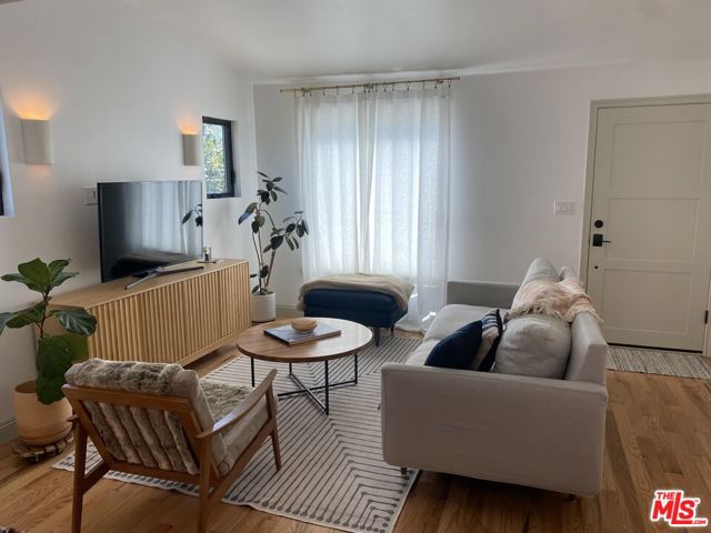 3026 Farmdale Avenue, Los Angeles CA: https://media.crmls.org/mediaz/b16ebe90-34ca-4707-a77a-487a8f07f88e.jpg