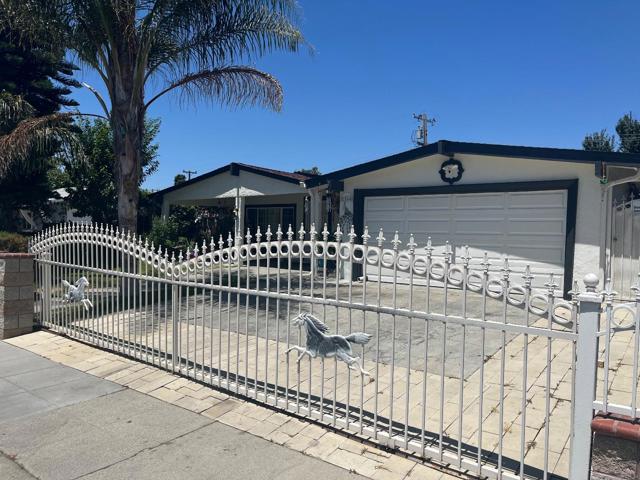1504 Mount Shasta Drive, San Jose CA: https://media.crmls.org/mediaz/b16f6eb9-60a8-4b29-882c-d9865a1661e5.jpg