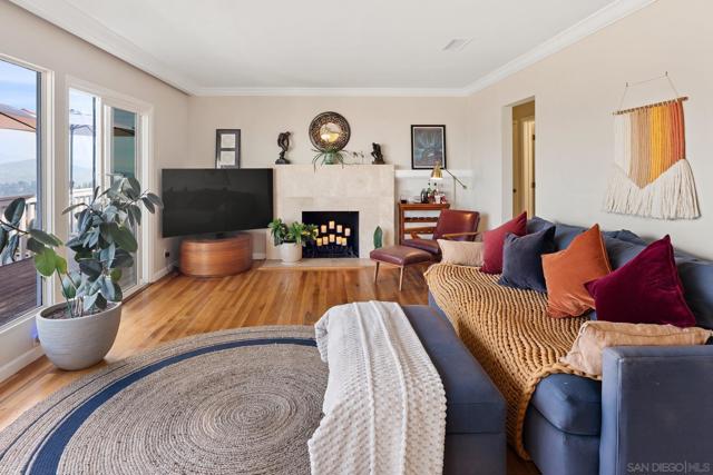 4258 Summit Drive, La Mesa CA: https://media.crmls.org/mediaz/b16f8860-3b7e-4c7f-be07-9a90f2e2fae1.jpg