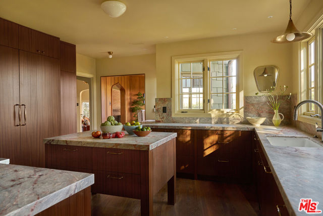 Image 8 of 35 For 1960 Escarpa Drive