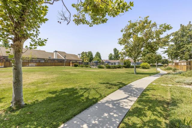 Detail Gallery Image 32 of 35 For 2425 Hawthorn Glen, Escondido,  CA 92027 - 3 Beds | 2 Baths