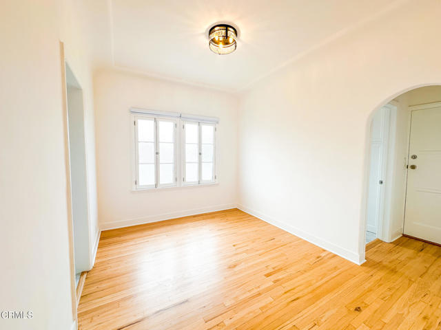 1540 E Wilson Avenue, Glendale CA: https://media.crmls.org/mediaz/b170d0a0-59b2-4005-839c-3ea639c6a6ae.jpg