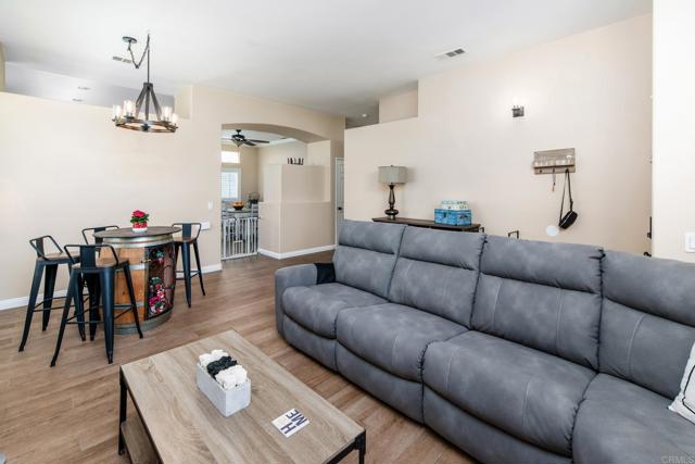 Detail Gallery Image 6 of 40 For 39528 Montebello Way, Murrieta,  CA 92563 - 5 Beds | 2 Baths