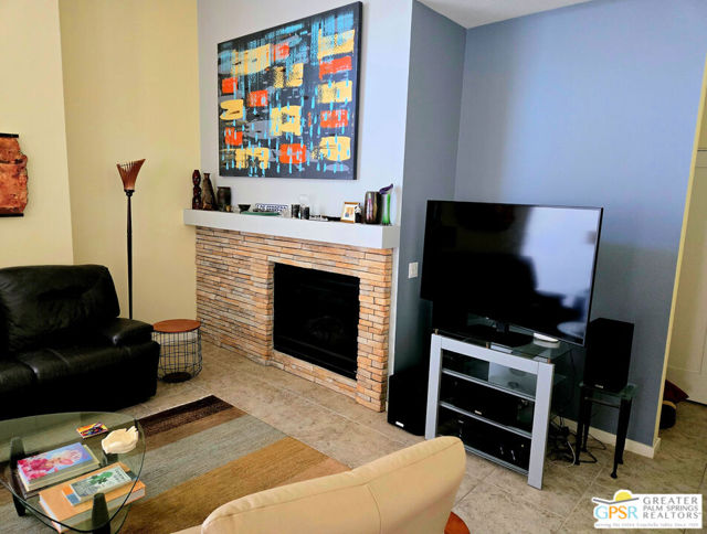 4945 Frey Way, Palm Springs CA: https://media.crmls.org/mediaz/b171a6ea-d1c6-4037-85ca-64c4a2e1e40a.jpg