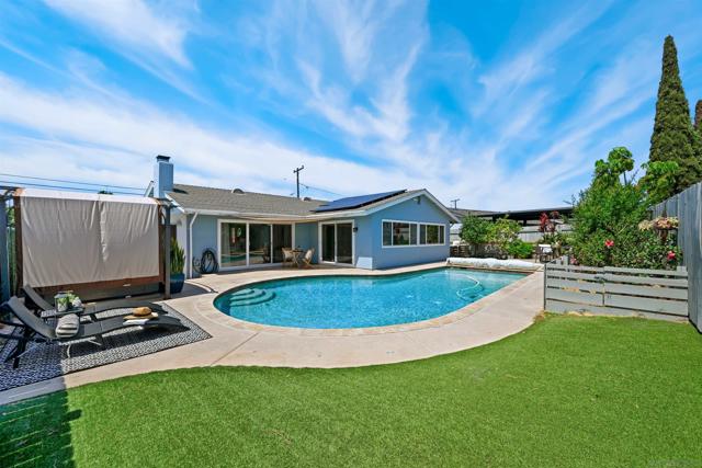 4333 Mount Putman Avenue, San Diego CA: https://media.crmls.org/mediaz/b1743c46-f752-4dbc-915c-51d2a7e6630c.jpg