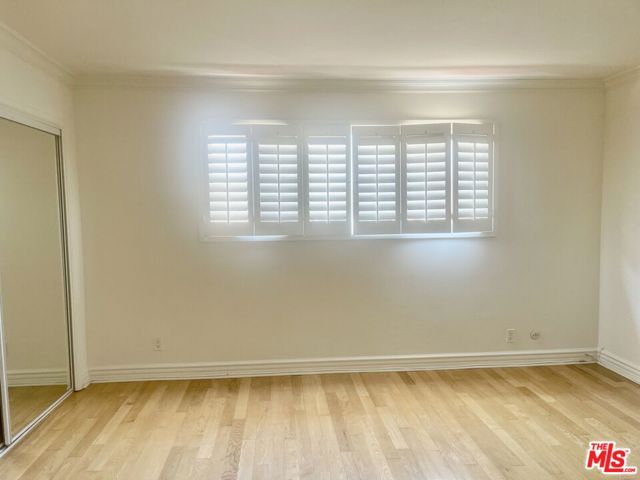1097 S Bedford Drive, Los Angeles CA: https://media.crmls.org/mediaz/b17545fb-6fd9-4815-9007-677f4dd2505b.jpg