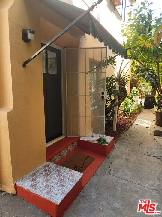 Multifamily at 1028 N Hayworth Avenue