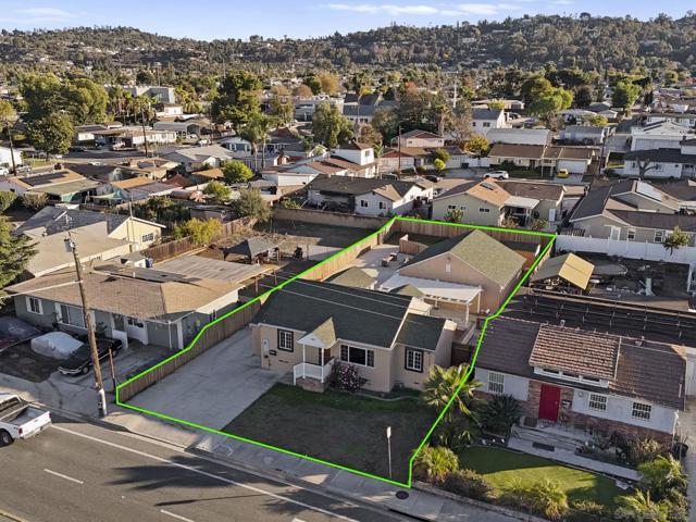 795 W Washington Ave, El Cajon CA: https://media.crmls.org/mediaz/b175c527-2034-496c-a526-4c7c25ecf1ce.jpg