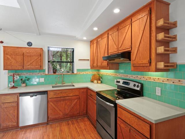 11660 Edgewood Drive, Felton CA: https://media.crmls.org/mediaz/b176179a-b38b-4ecf-9f1f-5b2121349777.jpg