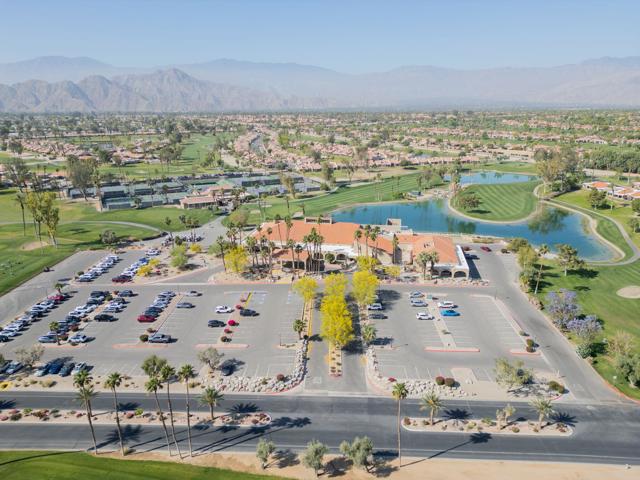 40553 Pebble Beach Circle, Palm Desert CA: https://media.crmls.org/mediaz/b1767f50-e01b-46c2-829e-ece07456d5a9.jpg