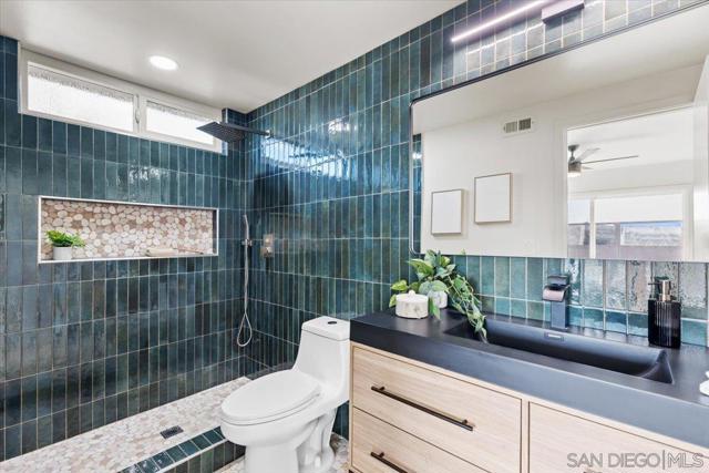 5428 Chaparajos Ct, San Diego CA: https://media.crmls.org/mediaz/b1769862-e83a-428d-845e-c408056d73d8.jpg
