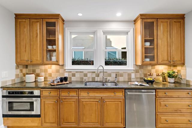 847 Willow Glen Way, San Jose CA: https://media.crmls.org/mediaz/b176a047-7915-4594-8145-9d32efceaa91.jpg