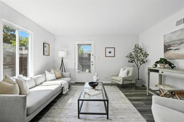 946 Laguna Avenue, Burlingame CA: https://media.crmls.org/mediaz/b177056c-b161-447d-9156-4eb7c02b95f4.jpg