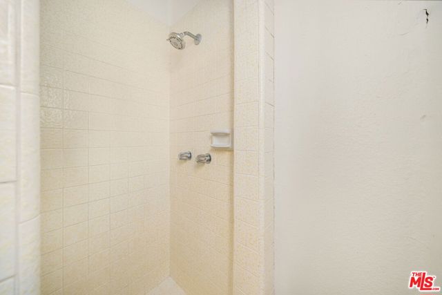 414 N Ditman Avenue, Los Angeles CA: https://media.crmls.org/mediaz/b1777d9a-11f3-4032-ac2b-7e1a87491534.jpg