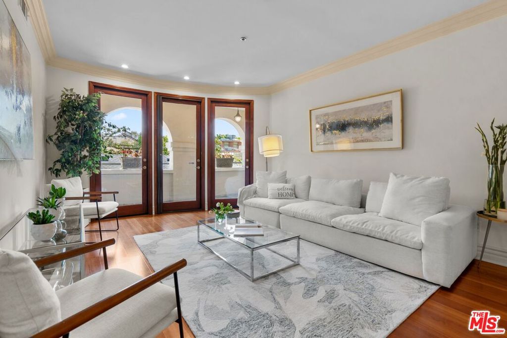 10364 Almayo Avenue #305
