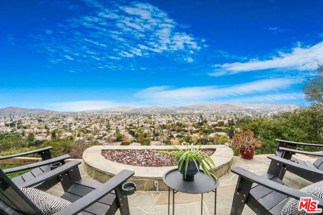 3485 Ridgeford Drive, Westlake Village CA: https://media.crmls.org/mediaz/b178446e-b66a-43e6-8900-7d0bc6d02595.jpg