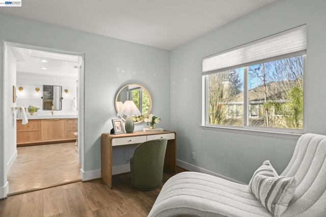 9 Cross Bridge Pl, Danville CA: https://media.crmls.org/mediaz/b1785c09-e7e7-4b09-8062-431be2ec1153.jpg