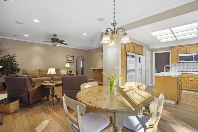 304 AVONDALE LANE, Livermore CA: https://media.crmls.org/mediaz/b17875fe-d93c-4672-9c3d-66a5b972dafd.jpg