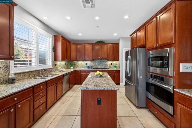 Image 19 of 60 For 6 Tullach Pl