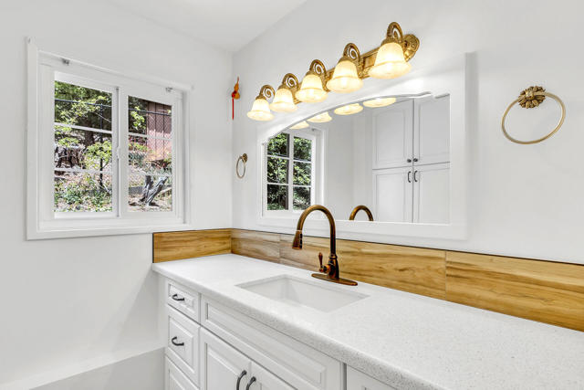 53200 Forest Lake Drive, Idyllwild CA: https://media.crmls.org/mediaz/b1797719-5c80-47a5-885b-9dc58ef78cdb.jpg
