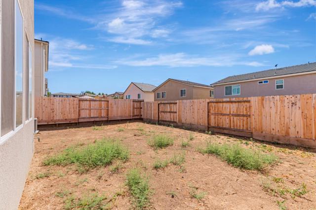 1180 Cherry Peak Way, Hollister CA: https://media.crmls.org/mediaz/b179c20c-50fd-48f8-bbfb-02dfbeb2ad90.jpg