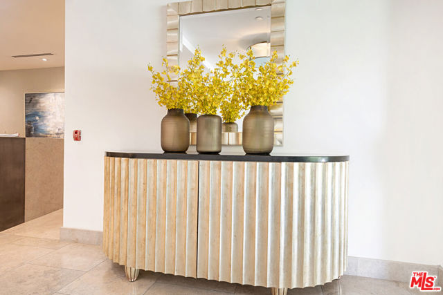 1440 Veteran Avenue, Los Angeles CA: https://media.crmls.org/mediaz/b179e605-597b-4c39-af53-cc187f878b0e.jpg