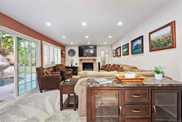 10976 Pallon Way, San Diego CA: https://media.crmls.org/mediaz/b17a5ffc-c025-42e7-b47c-63d3f9879a42.jpg