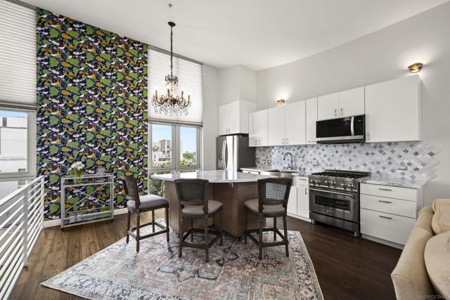 3788 Park Blvd, San Diego CA: https://media.crmls.org/mediaz/b17a6449-1237-40d4-91b5-5b20fa9f691d.jpg