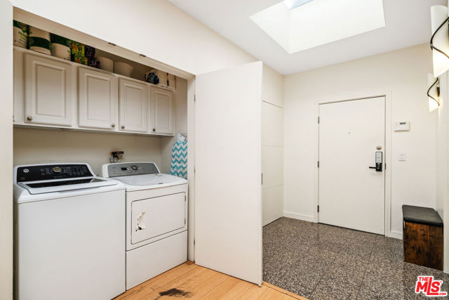 2111 S Beverly Glen Boulevard, Los Angeles CA: https://media.crmls.org/mediaz/b17a8e8f-6f22-4bd9-bfb9-953f210d03b2.jpg