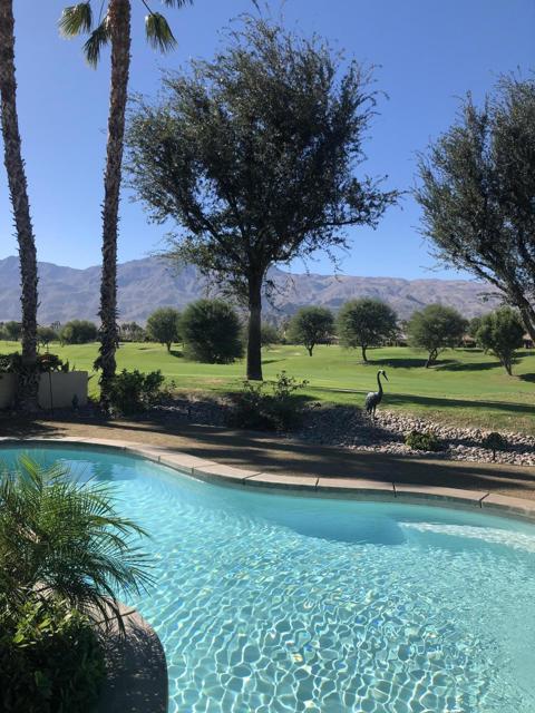 57575 Seminole Drive, La Quinta CA: https://media.crmls.org/mediaz/b17a8fdf-129c-4720-9b40-02d7bce45fff.jpg