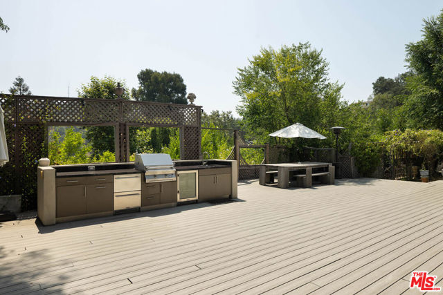 8805 Lookout Mountain Avenue, Los Angeles CA: https://media.crmls.org/mediaz/b17a9016-1e87-46ad-8f7f-7f59e0423314.jpg