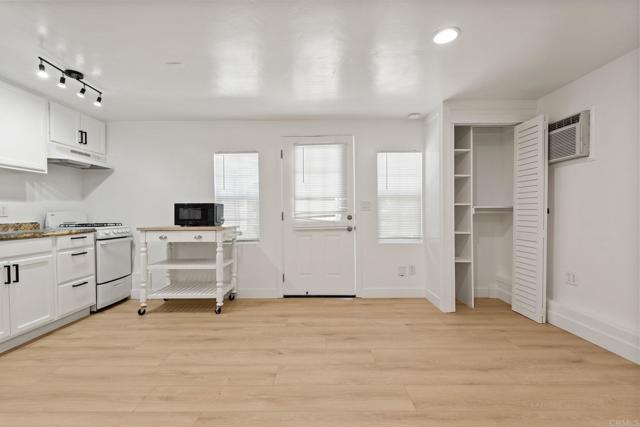 Image 3 of 16 For 207 Walnut Avenue