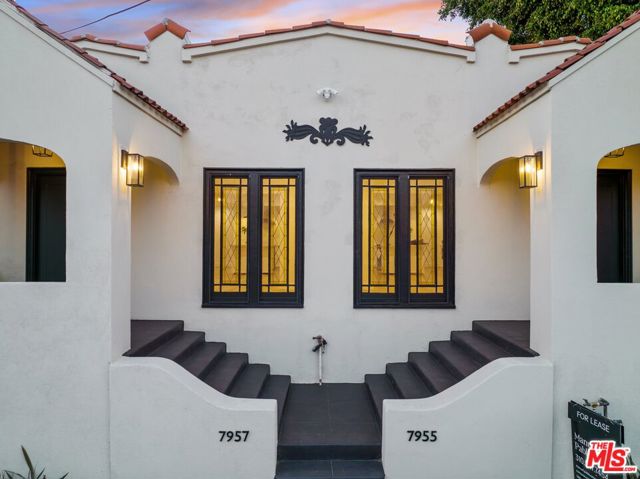 7957 Fountain Avenue, West Hollywood CA: https://media.crmls.org/mediaz/b17ad2ad-48f7-473c-ba4b-881742083cd1.jpg