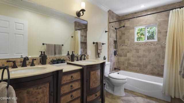 876 Emerson Street, Thousand Oaks CA: https://media.crmls.org/mediaz/b17afbd6-d418-4169-8967-f62b89309d05.jpg