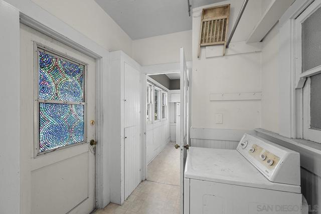 1821 25 Cypress Ave, San Diego CA: https://media.crmls.org/mediaz/b17cd4e8-ecbc-4a80-9329-00914eda605b.jpg