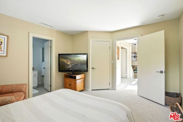 730 Basin Drive, Topanga CA: https://media.crmls.org/mediaz/b17cd90d-8b6e-4fb5-b201-1c8e3b151f0f.jpg