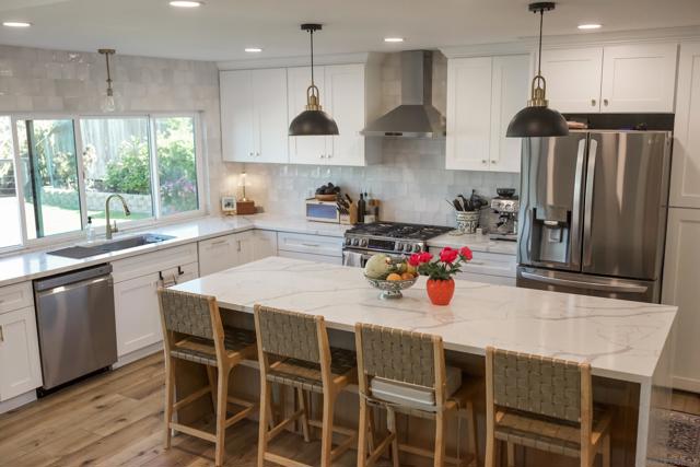 1615 Honey Hill Rd, El Cajon CA: https://media.crmls.org/mediaz/b17d2cd2-4529-4245-a82e-f5c95c40e876.jpg