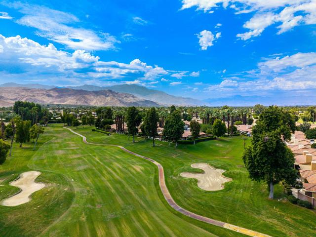 179 Gran, Palm Desert CA: https://media.crmls.org/mediaz/b17d4400-4b0b-4f72-8390-83b9436cdd6b.jpg