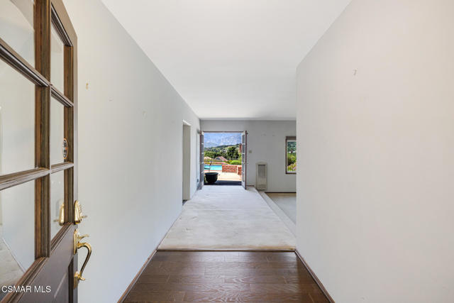 1585 Loma Drive, Ojai CA: https://media.crmls.org/mediaz/b17e520c-7d00-4539-9ae1-f2b05068d338.jpg