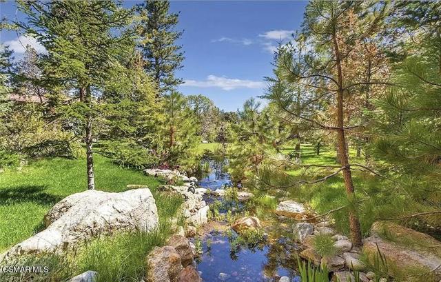 32310 Hummingbird Court, Running Springs CA: https://media.crmls.org/mediaz/b17ebbb7-6c38-455b-a290-b445c9a6d48a.jpg