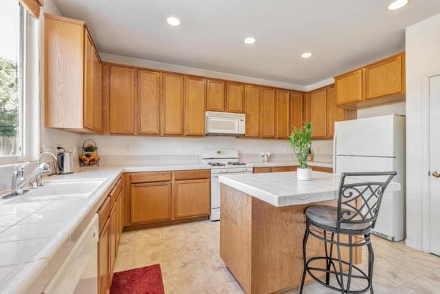 1433 Brahma Street, Patterson CA: https://media.crmls.org/mediaz/b17ecd94-6dac-4b69-b1cd-ce86ffb98fcf.jpg