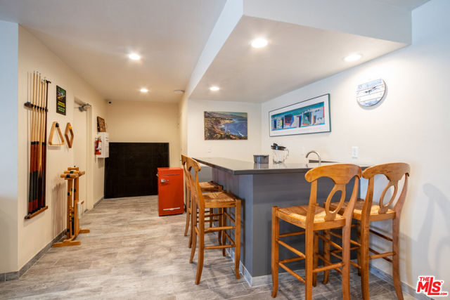 2721 2nd Street, Santa Monica CA: https://media.crmls.org/mediaz/b17f634f-163d-45ad-b62d-cd4fd48a6496.jpg