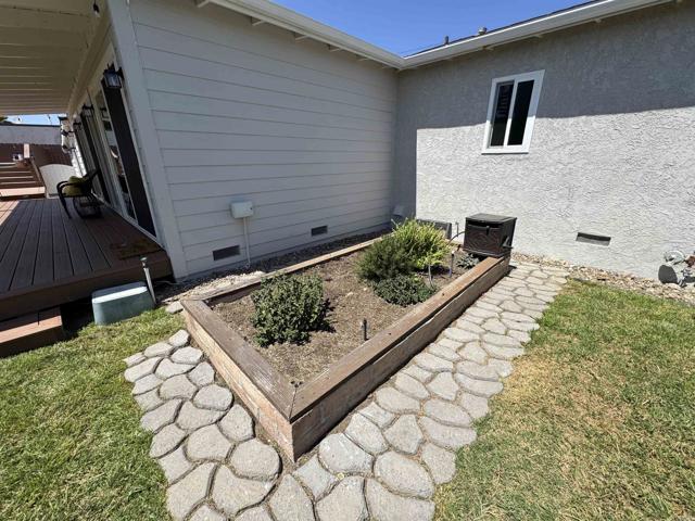 4704 Jumano Avenue, San Diego CA: https://media.crmls.org/mediaz/b1808b77-6a70-4fbf-9bd5-bbe072669b6f.jpg