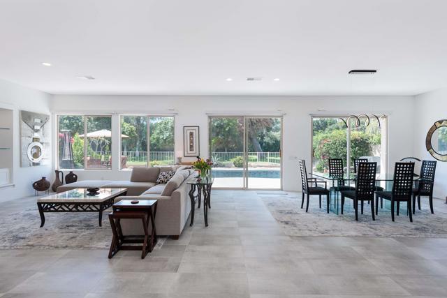 211 Kavenish Drive, Rancho Mirage CA: https://media.crmls.org/mediaz/b1808fab-bf14-4148-a167-7a416631cf0a.jpg