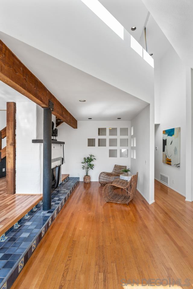 2506 Via Merano, Del Mar CA: https://media.crmls.org/mediaz/b180b4f9-0300-4255-8420-eaf6ca1ea2a1.jpg