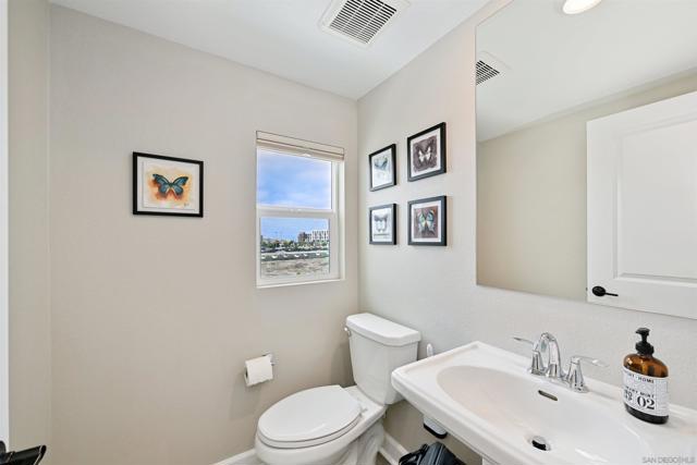 1855 Montage Ave, Chula Vista CA: https://media.crmls.org/mediaz/b181a4c5-261e-419a-b9db-0fb4bb936b80.jpg